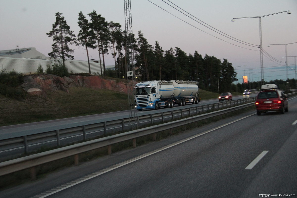 高速卡车_卡车高速过路费多少钱一公里_卡车高速收费新标准