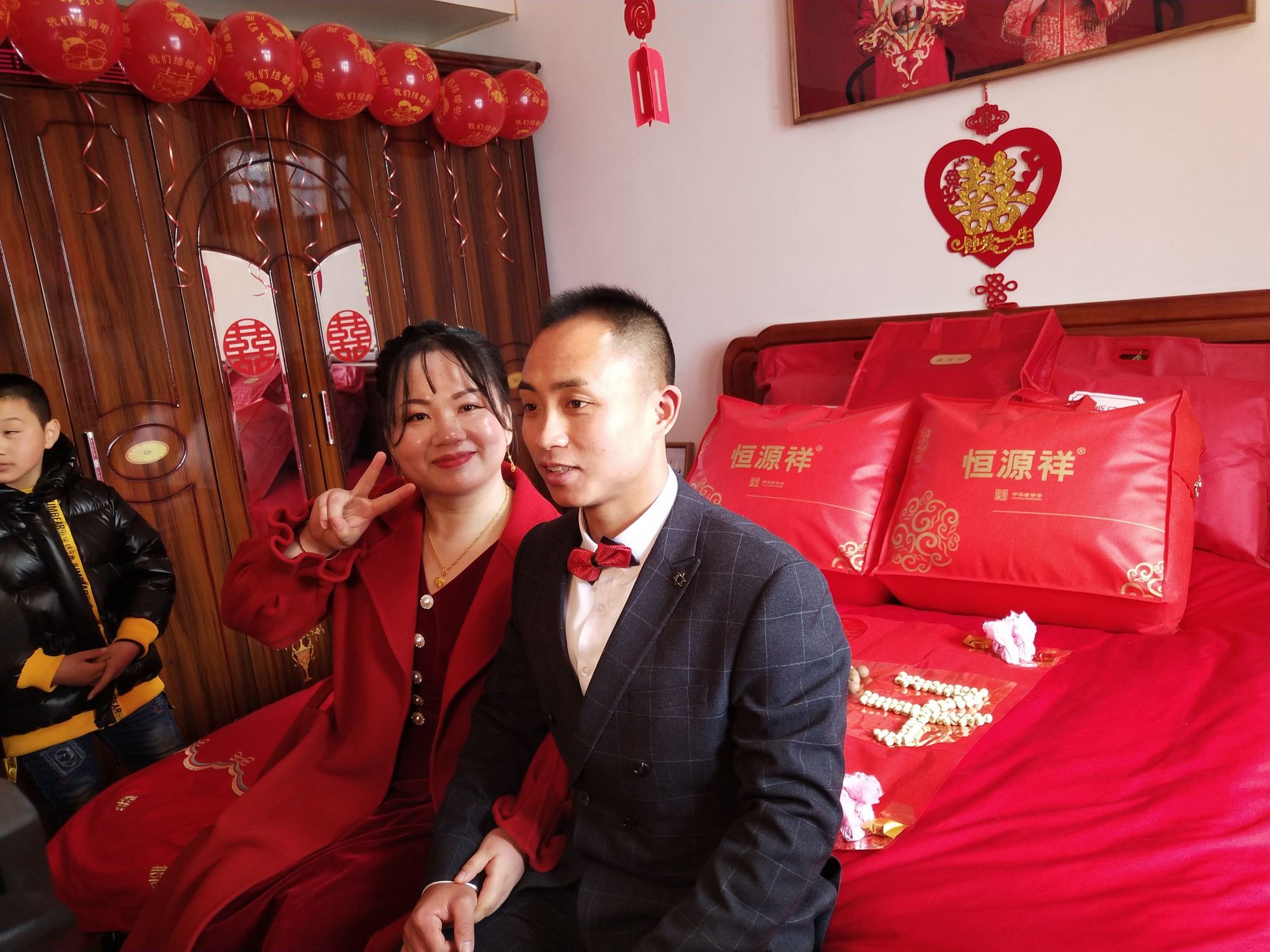 新婚闹洞房游戏大全_结婚时闹洞房的游戏_闹新婚大全洞房游戏怎么玩