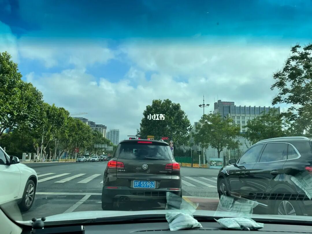 真正的开车_认真开车的卡通图片_认真开车