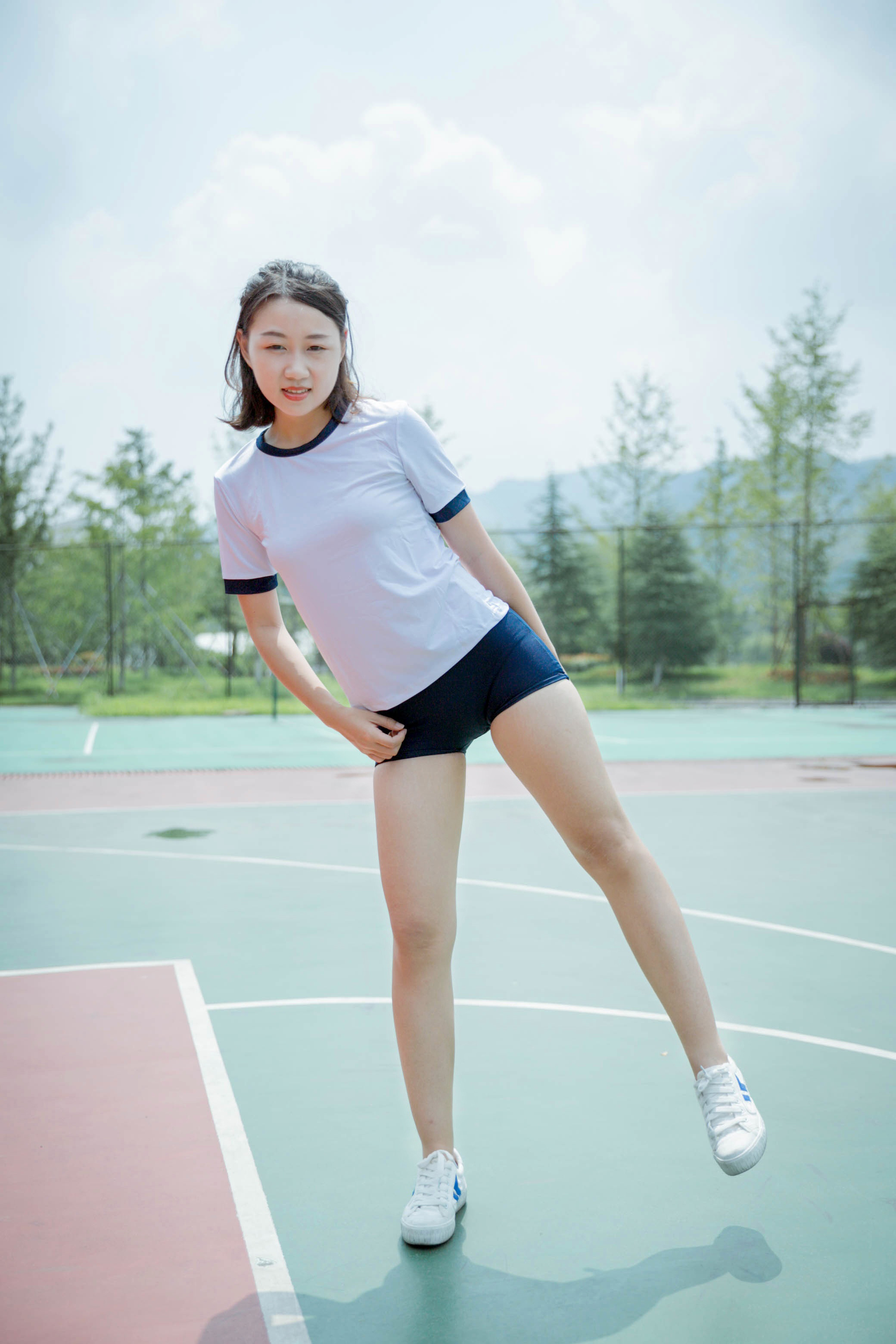 高清美女照大学生活图片_大学美女生活照高清_大学生美女图片背影侧影
