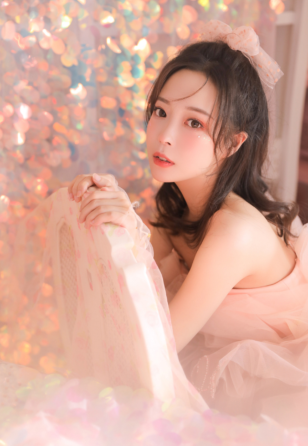 美女大白腿套图写真_美女写真_真空美女紫色薄纱私房写真
