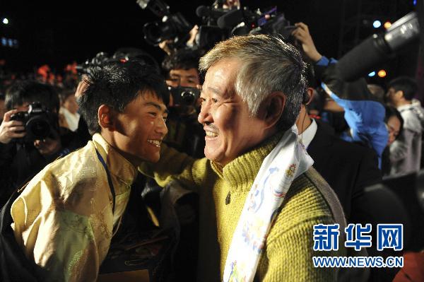 赵本山向灾区捐700万_灾区捐款怎么捐_怎样给灾区捐衣服