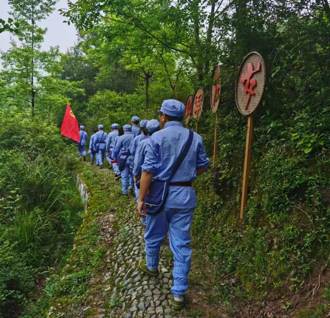 烽火燃山河位卑未敢忘忧国_烽火山河俱归尘_烽火燃山河是什么歌