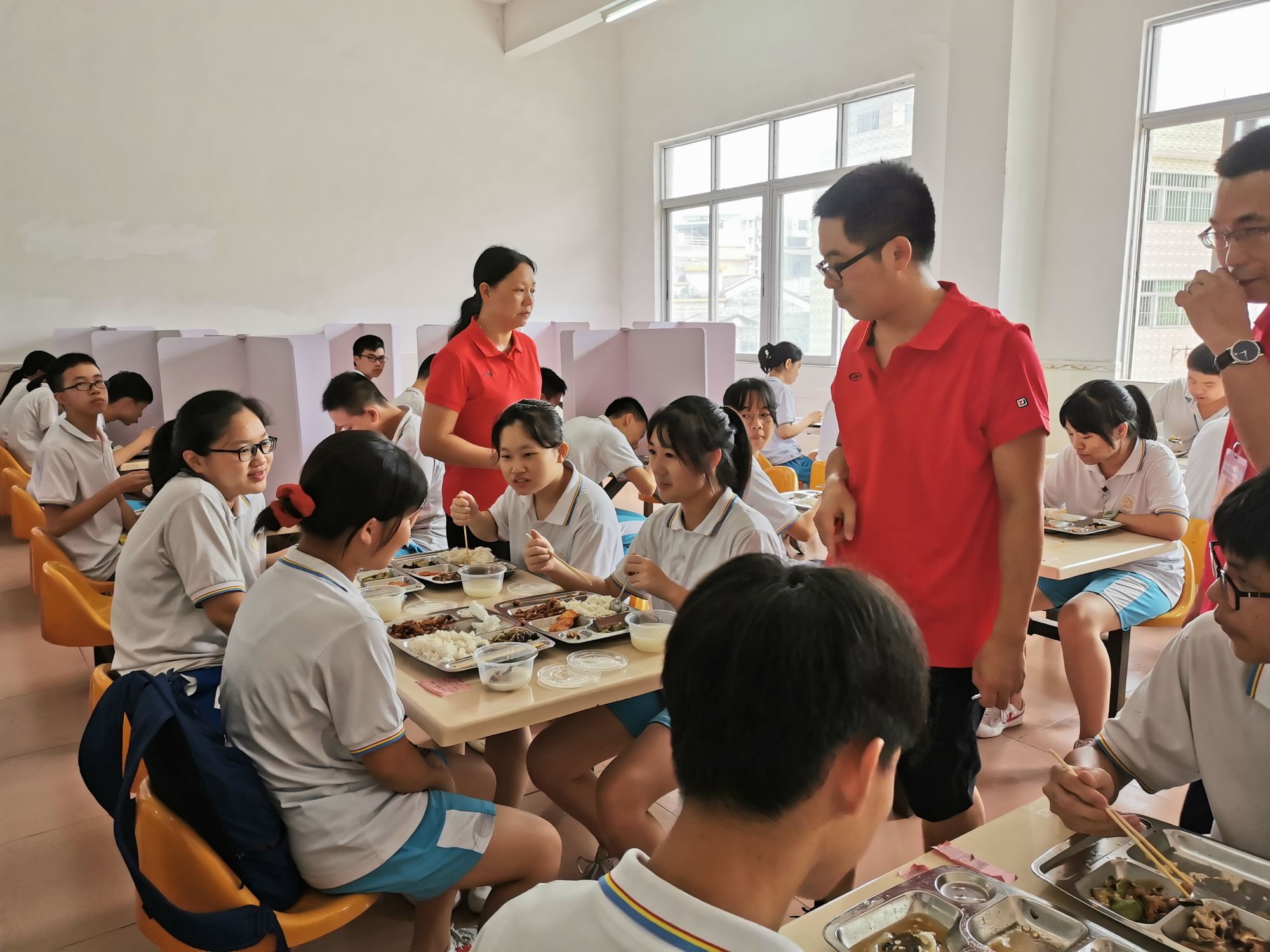 辉煌中学校长沦为被遗弃老头