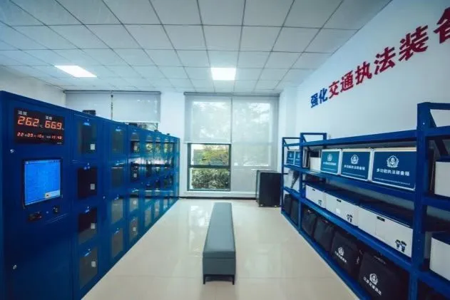 我的双眼瞬间被这款外观惊艳的好看站手机吸引住了