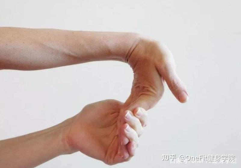 玩手机游戏会导致肩周炎吗_长时间玩手机导致肩周炎_肩周炎玩手机姿势