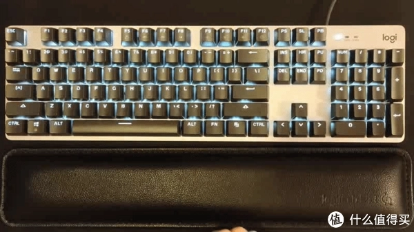 可以玩游戏的键盘手机_玩游戏适合用哪种键盘手机_适合用键盘玩的手机游戏