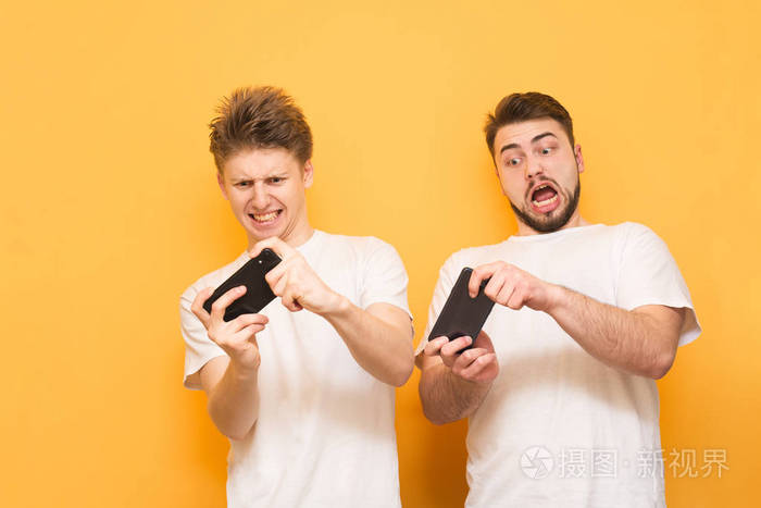 区别玩机手机游戏有哪些软件_游戏手机区别在哪_玩手机和游戏机有什么区别