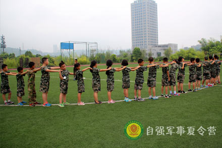 手机传游戏用什么软件_一部手机多人传着玩的游戏_游玩手机游戏